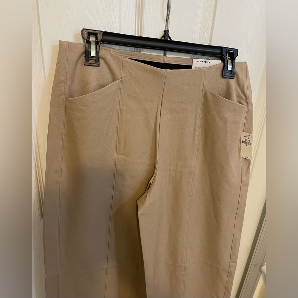 Old Navy Woman’s Wide Leg Pants - Picture 3 of 8